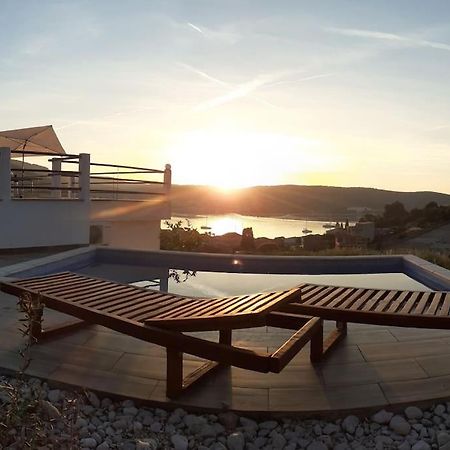 Vis - Luxury Holiday Villa With Swimming Pool Экстерьер фото